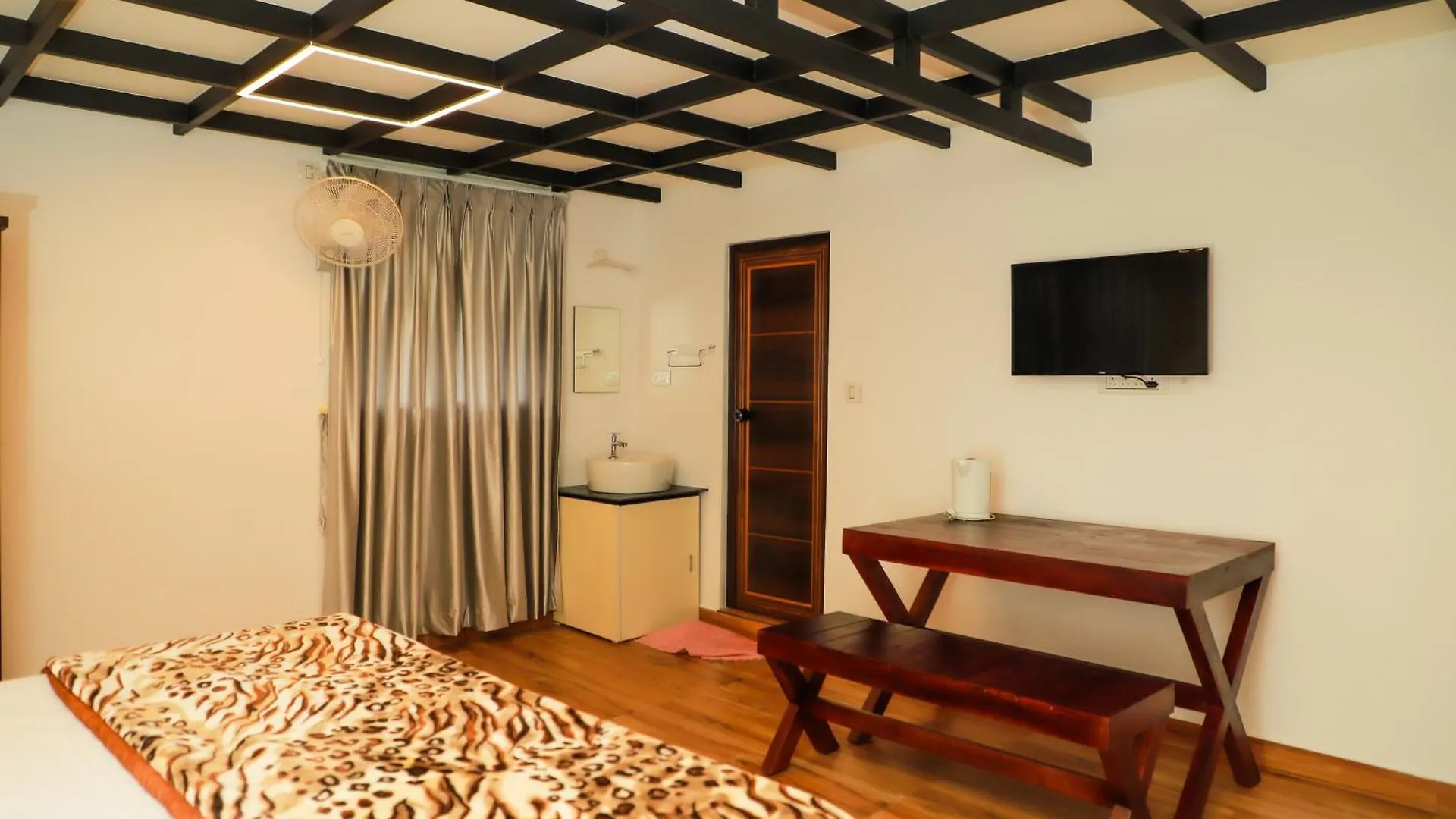 Palm Paradise Munnar Anniyar Thozu Homestay