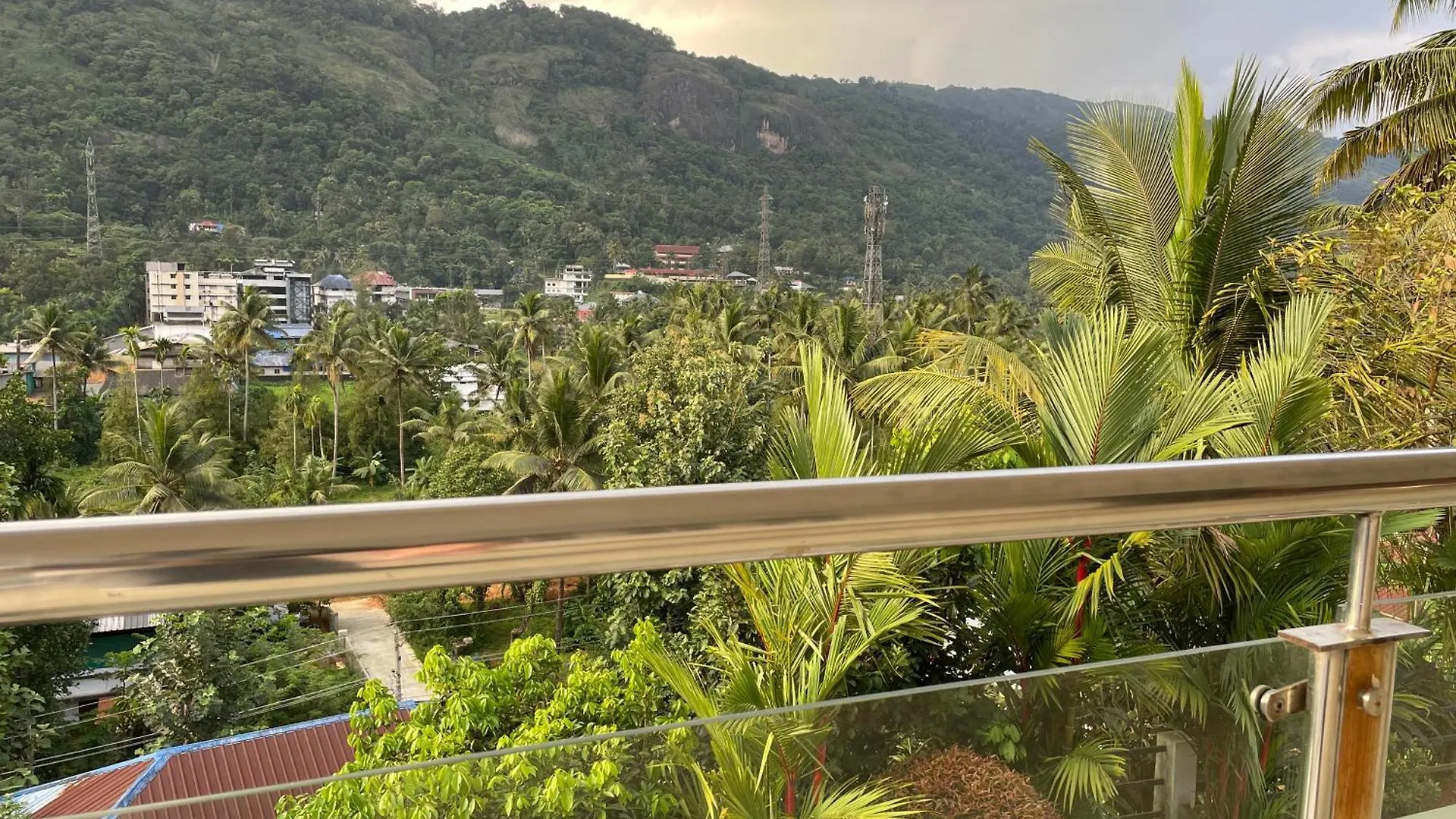 Palm Paradise Munnar Anniyar Thozu India